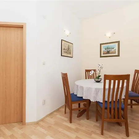 Apartment Heliodor - With Parking